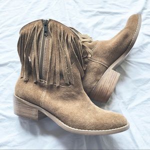 EUC Diba suede fringe booties, cognac, sz 6